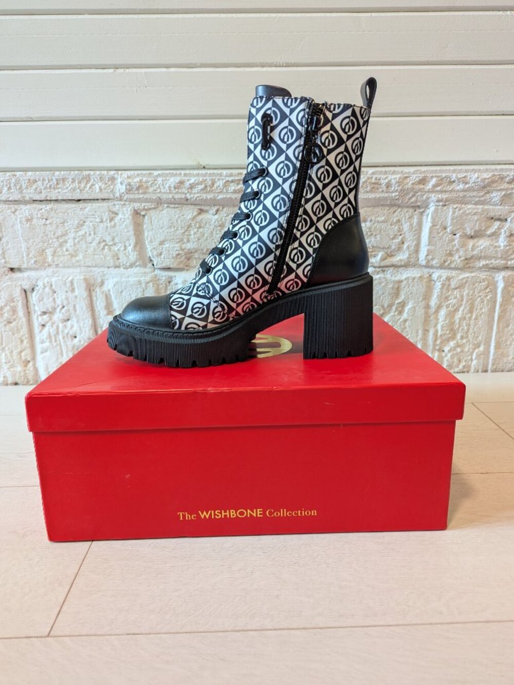 Wishbone Combat Boots - Parker